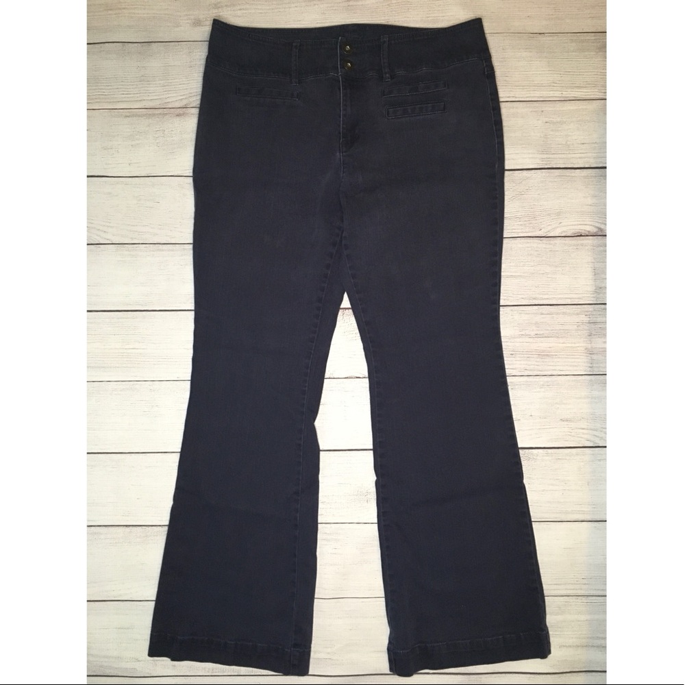 Tommy Hilfiger dark wash bootcut jeans